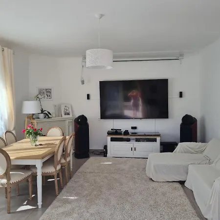 Villa Saint Aygulf,Bord De Mer Вилла Сен-Глф